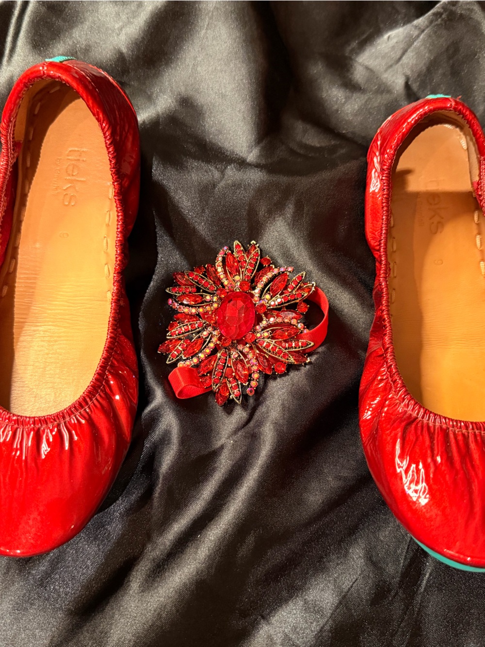 Rare original red diamond tieks in beautiful condition - Picture 1 of 7